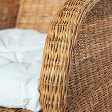 Charger l&#39;image dans la galerie, Poltrona con Cuscino Marrone Chiaro in Rattan Naturale e Lino