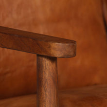Load image into Gallery viewer, Divanetto a 2 Posti in Pelle e Legno di Acacia Marrone