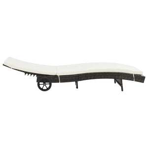 Lettini Prendisole 2 pz con Ruote con Cuscini Bianchi in Polyrattan Marrone